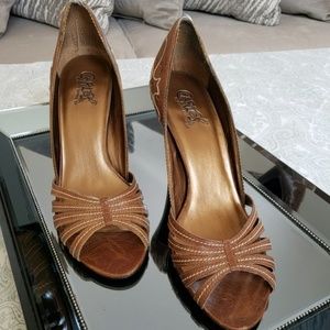 Open toe stitched high heel shoes